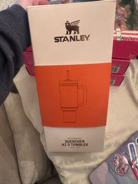 Stanley White Box with Orange Feature Panel and 40oz new in box
